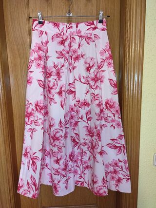 Falda Zara Midi Estampada Flores Talla M