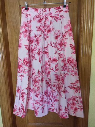 Falda Zara Midi Estampada Flores Talla M