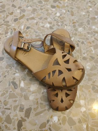 Sandalias de piel tacón beige talla 37
