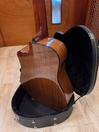 Guitarra Electroacústica Fender con Funda