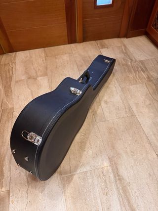 Guitarra Electroacústica Fender con Funda