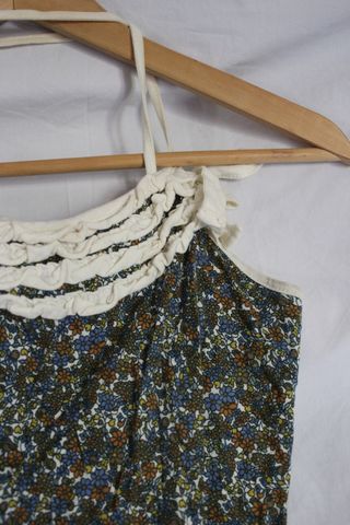 Jeans campana y top flores hippie