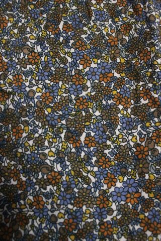 Jeans campana y top flores hippie