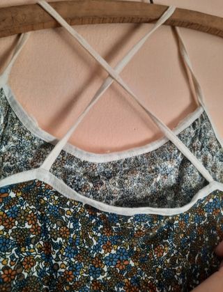 Jeans campana y top flores hippie