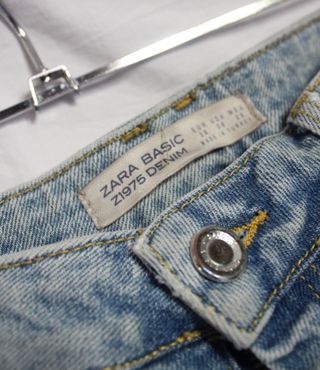 Jeans campana y top flores hippie