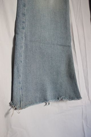 Jeans campana y top flores hippie