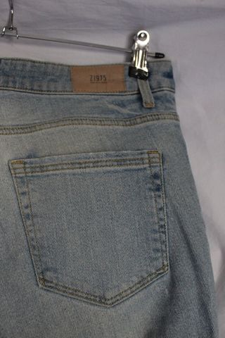 Jeans campana y top flores hippie