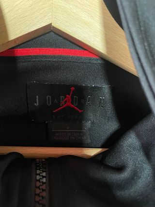 Sudadera Jordan Negra y Roja