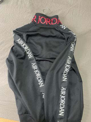Sudadera Jordan Negra y Roja