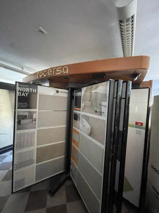 Expositores de baldosas para tienda