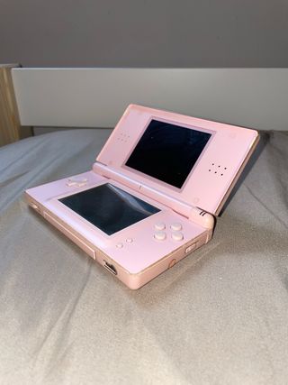 Nintendo DS Rosa Claro con cable