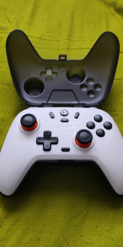 Controladores sem fios Gamesir Nova Lite