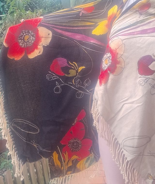 Poncho/scialle Desigual double face