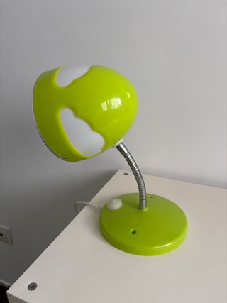 Lámpara infantil Ikea verde