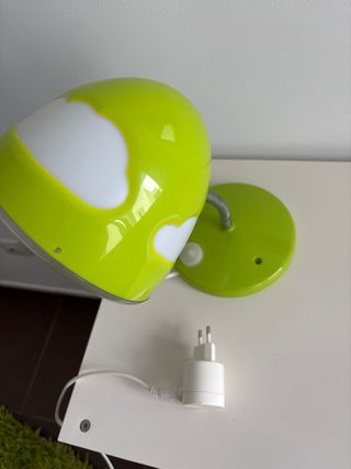 Lámpara infantil Ikea verde