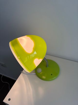 Lámpara infantil Ikea verde