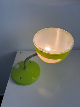 Lámpara infantil Ikea verde