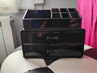 Organizador de maquillaje negro