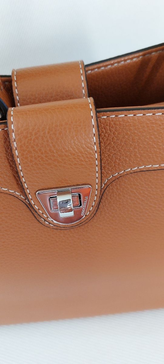 Borsa Coccinelle in pelle marrone