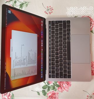 MacBook Pro 2017 13" i5 8GB RAM 512GB Plata