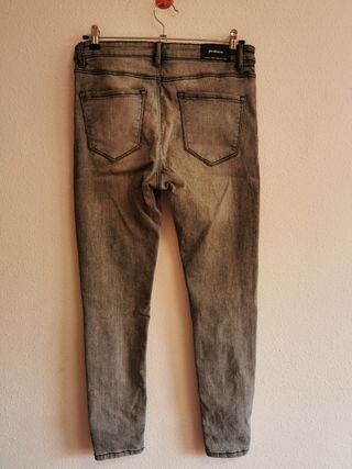 Pantalón vaquero de chica talla 40 de Stradivarius