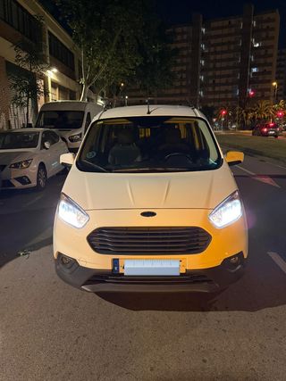Ford Transit Courier 2020