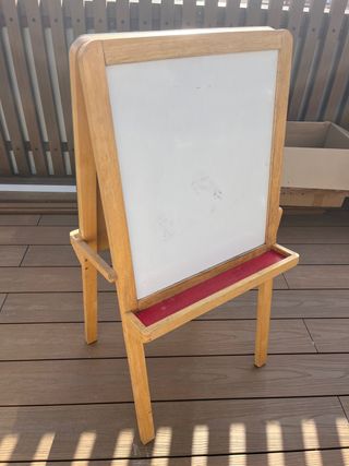 Pizarra infantil de madera IKEA