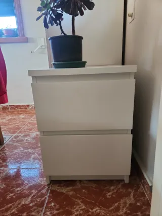 Comodino MALM Ikea bianco