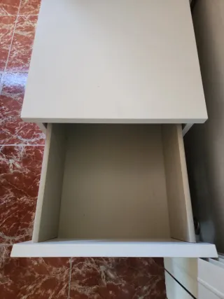 Comodino MALM Ikea bianco