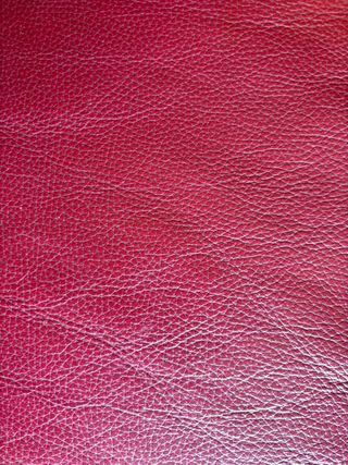 Sofá de piel rojo Cheers