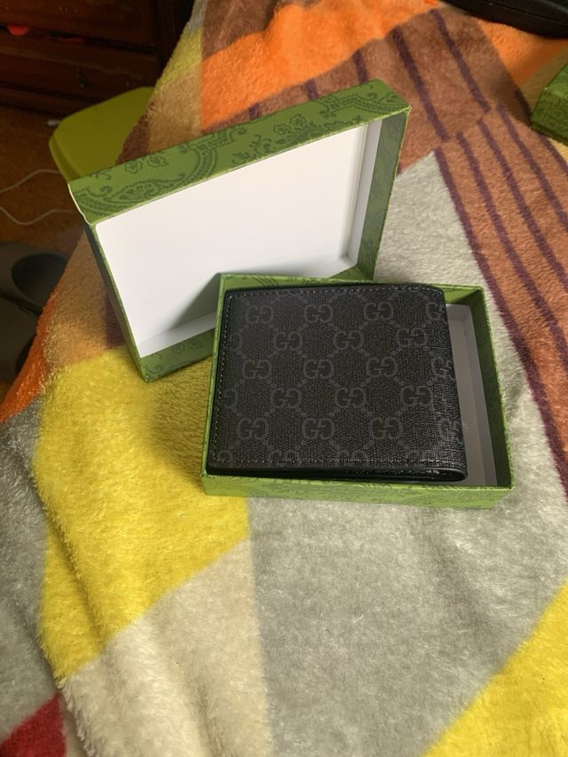 Cartera Gucci Negra con Tigre Bordado