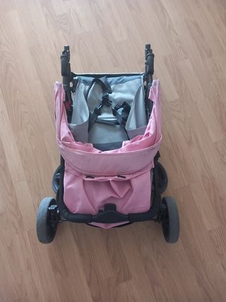 Silla de paseo rosa y gris
