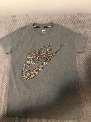 sudadera Nike Logo Dorado y Gris