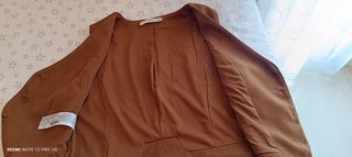 Conjunto falda y chaleco marca Mango 