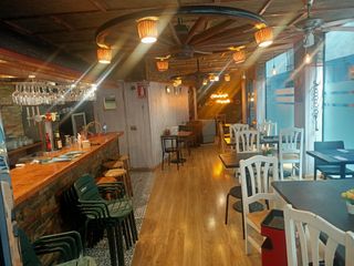 Traspaso de bar restaurante en el centro de la Seu