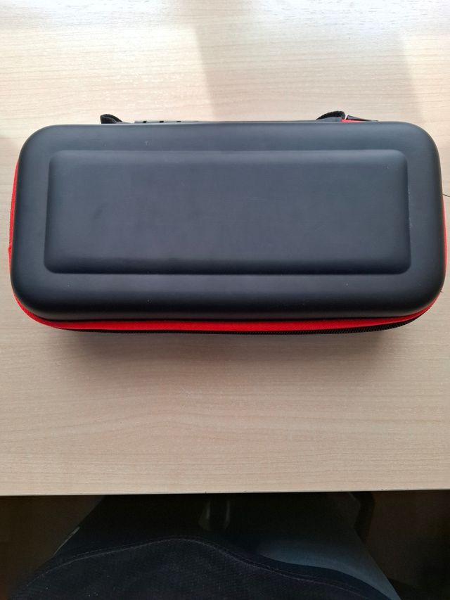 Funda Protectora Nintendo Switch Negra y Roja