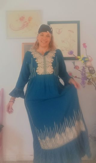 Kurta azul con bordado dorado