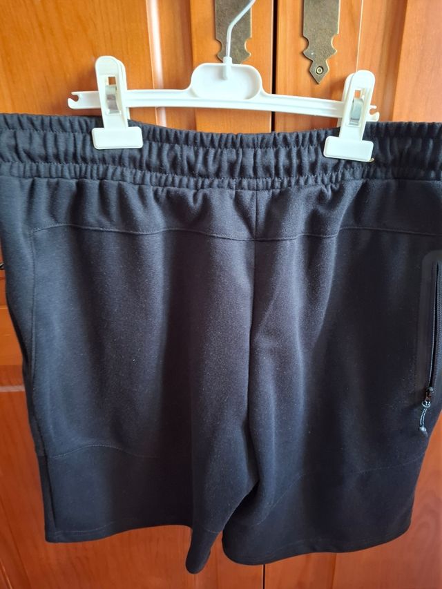 Pantalón chándal corto negro