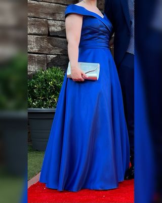 Vestido invitada boda azul Alma Couture