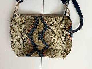 Bolso estampado serpiente

