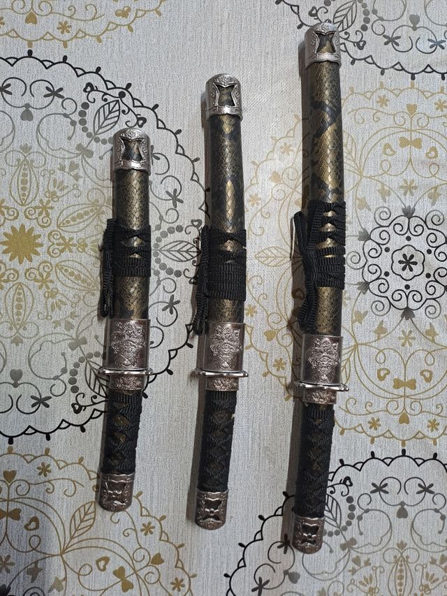 3 Katanas Decorativas SIN FILO
