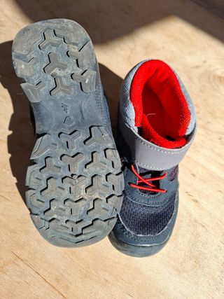 Botas niño Decathlon casi nuevas