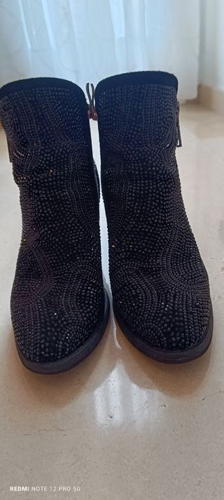Botines Alma en Pena Talla 38 Negro con brillos 