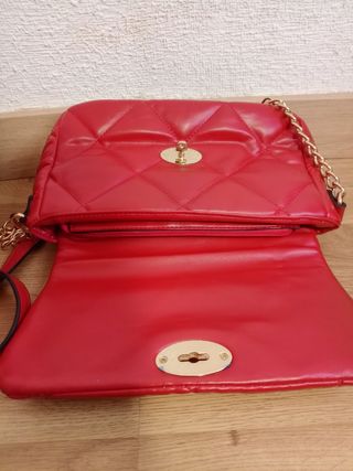 Bolso negro y rojo
