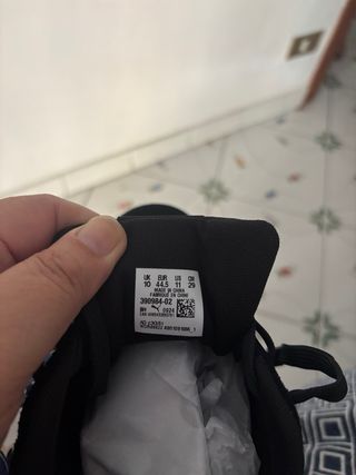 scarpe da ginnastica Puma nere nuove 