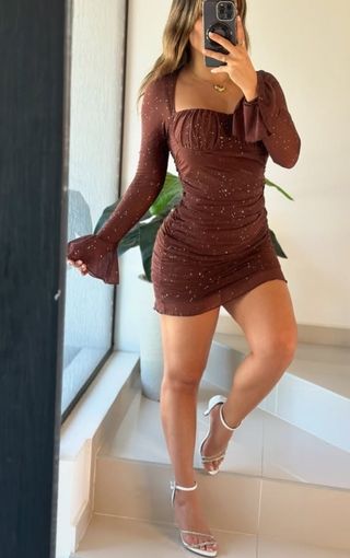 Vestido marrón con destellos sin estrenar.