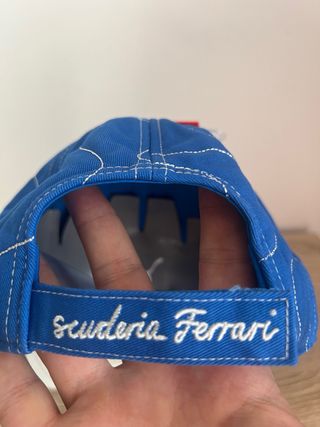 Cappellino Ferrari Monza 2025 Autografato
