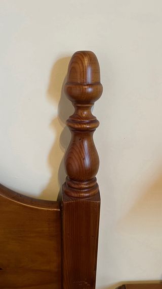 Conjunto cabeceros y mesita de madera rústico