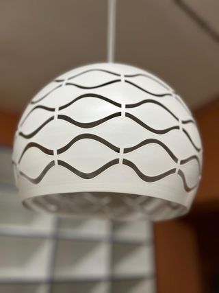 Lámpara colgante blanca diseño ondulado