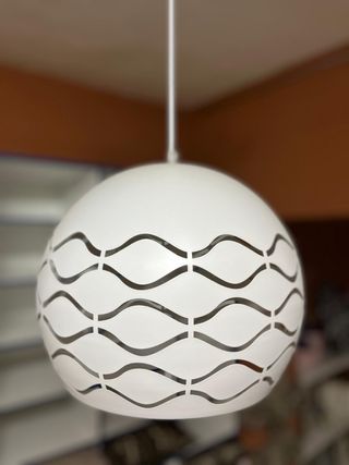 Lámpara colgante blanca diseño ondulado